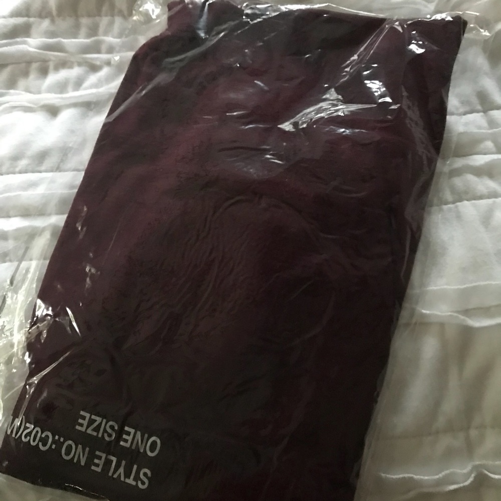 Capri leggings. - Picture 6 of 7